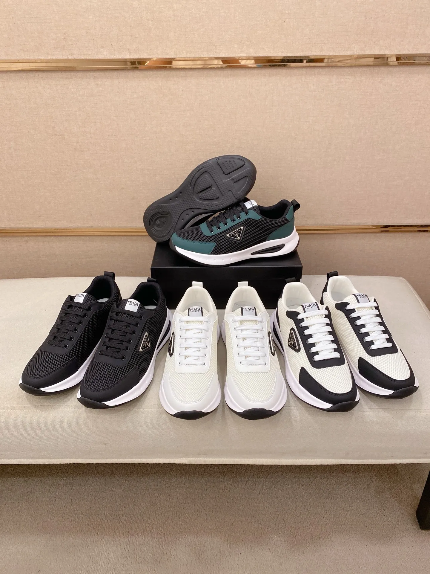 Men's men's shoes💰: 440💰[Prada～Prada] Trendy new styles are on the market. Same style as the official website. Counter quality. Original version. [Strong] [Strong] Imported selected first-layer cowhide. Comfortable and breathable sheepskin lining, fine workmanship, upper layer made of 100% pure cowhide, original last shape, comfortable on the feet, shoe sizes 38 to 44